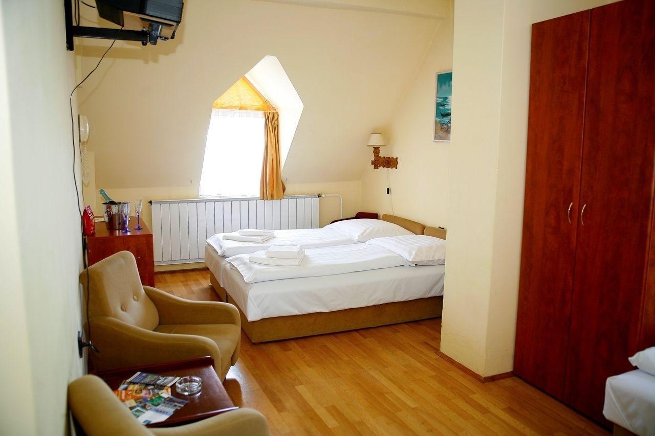 Hotel Bara Junior Budapest Ngoại thất bức ảnh