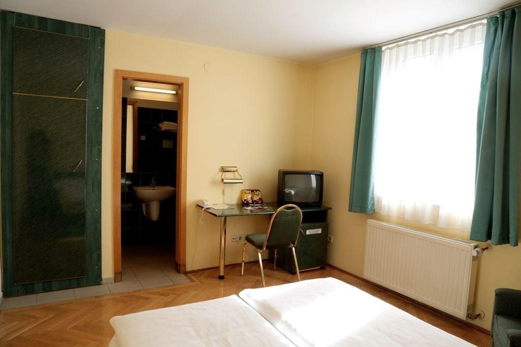 Hotel Bara Junior Budapest Ngoại thất bức ảnh